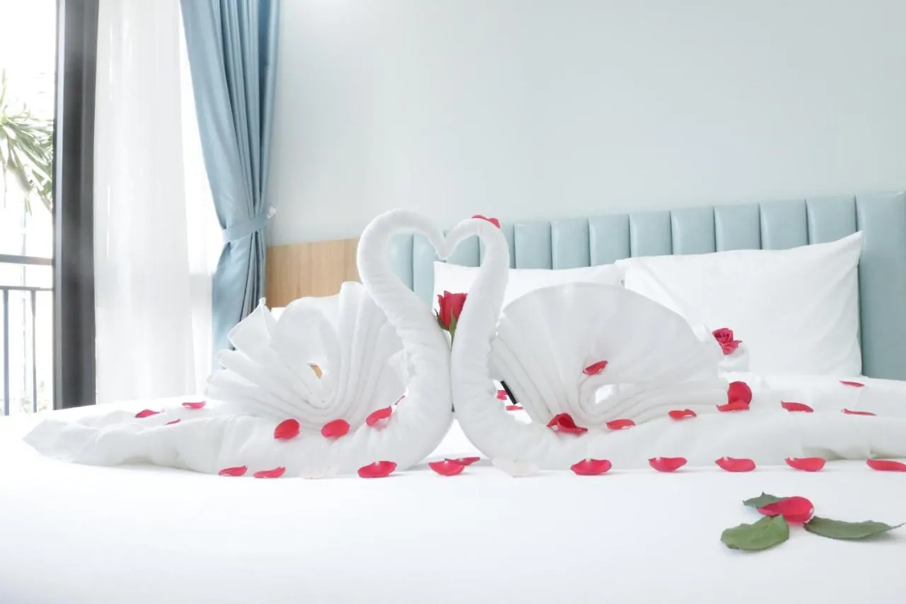 Hummer Hotel & Apartment Da Nang Beach