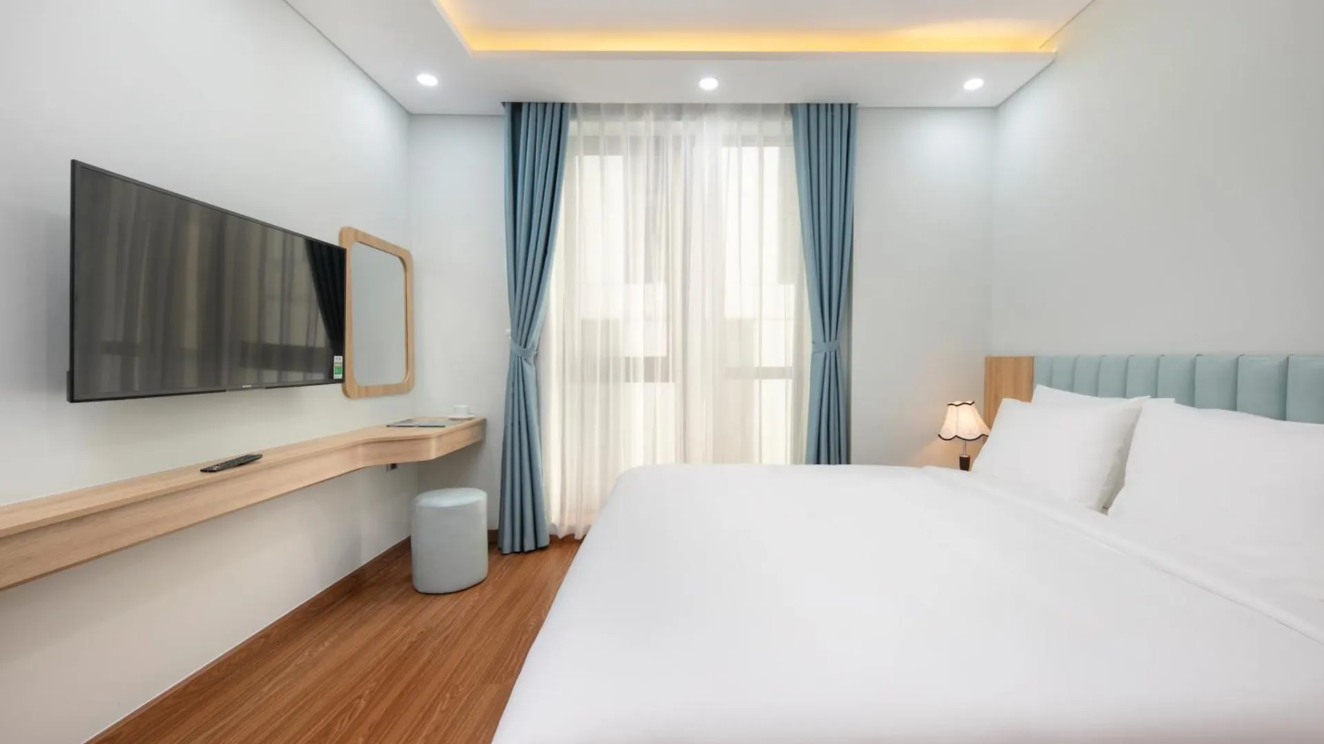 Hummer Hotel & Apartment Da Nang Beach