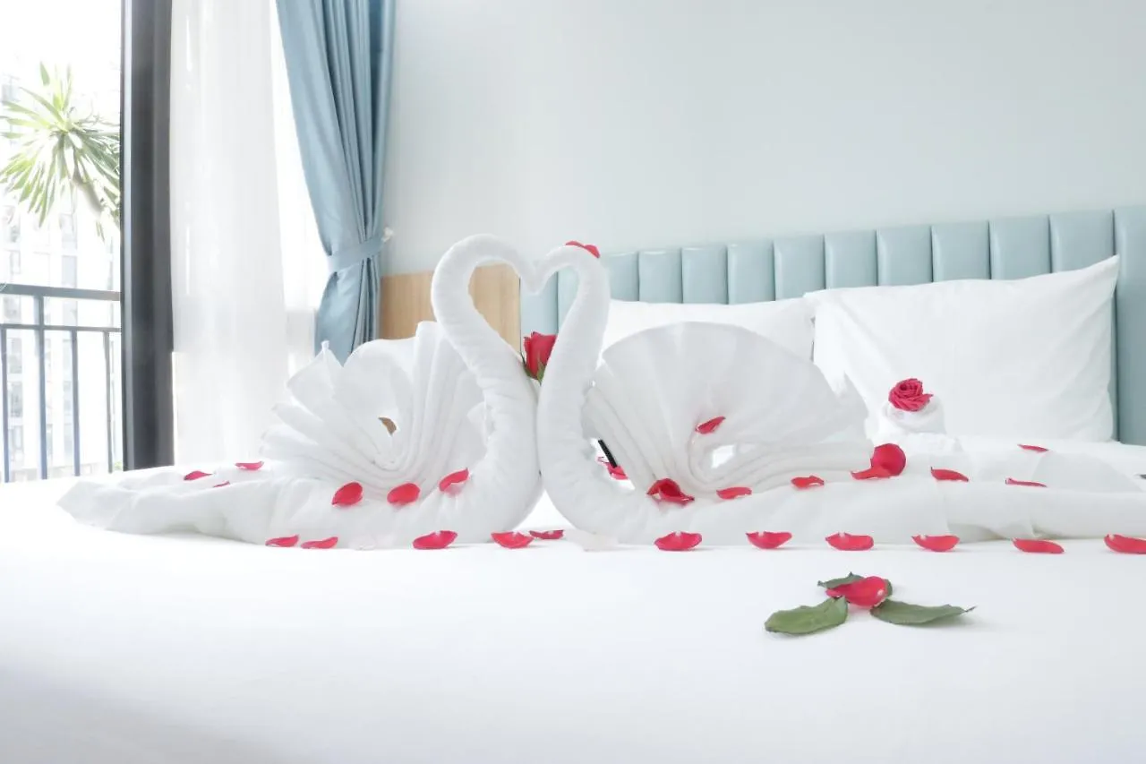 Hummer Hotel & Apartment Da Nang Beach Vietnam
