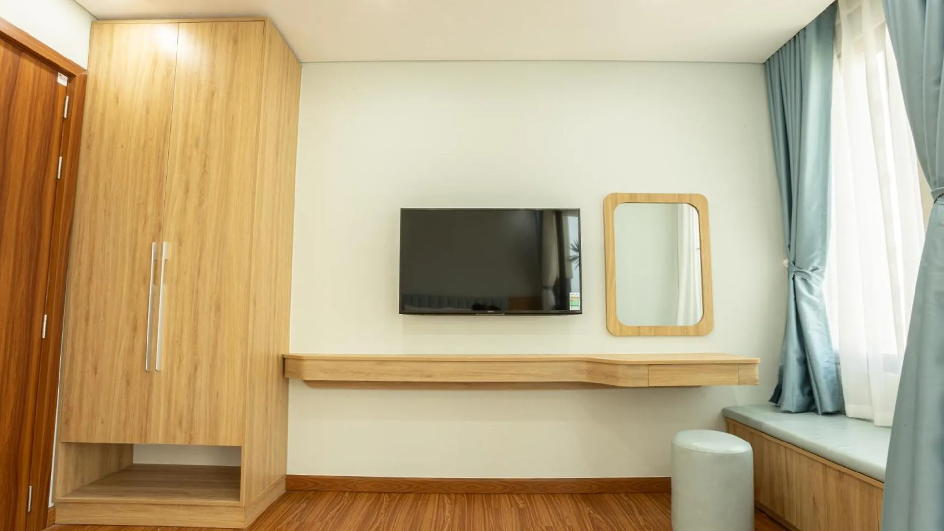 Hummer Hotel & Apartment Da Nang Beach