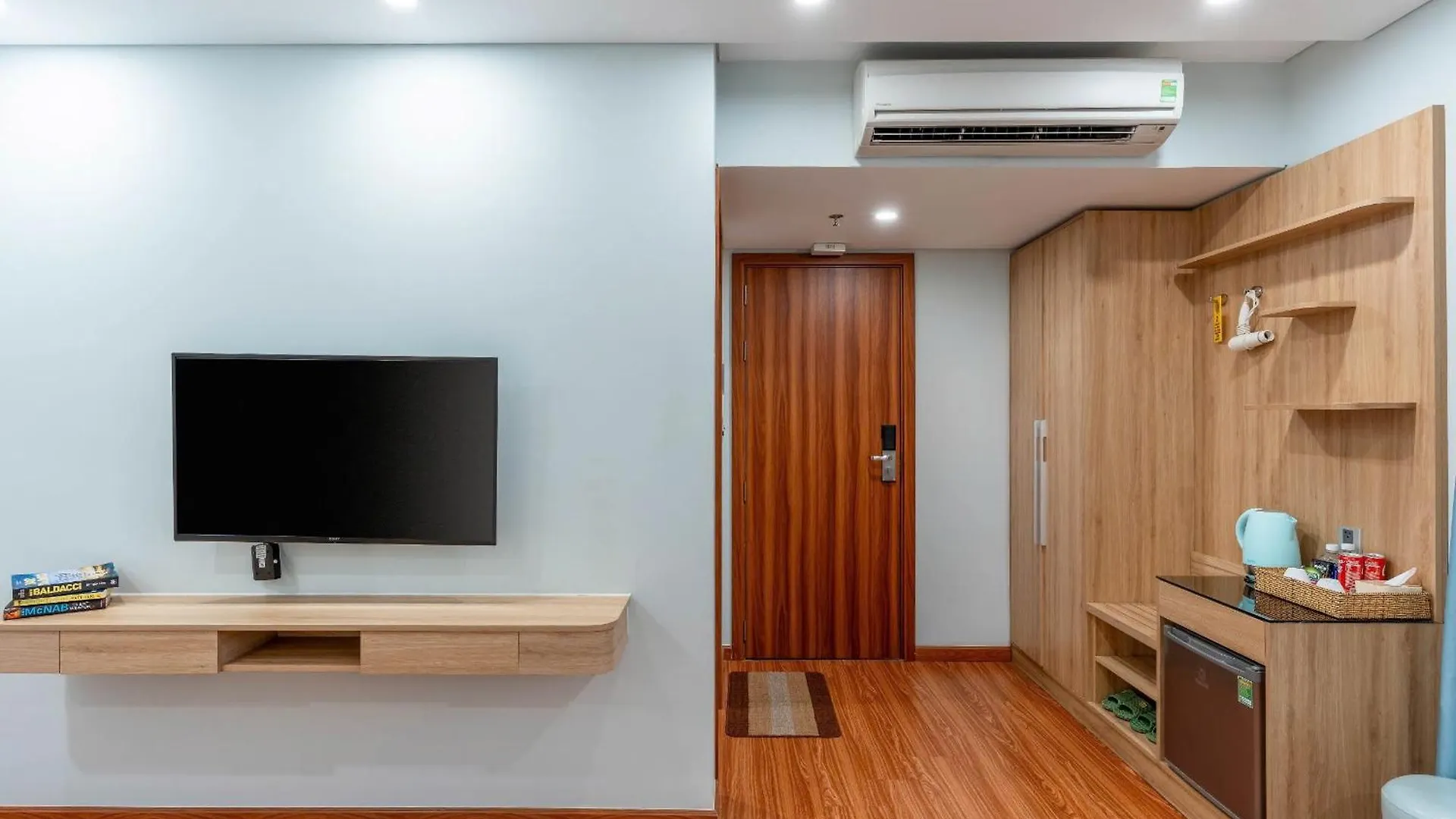 Hummer Hotel & Apartment Da Nang Beach