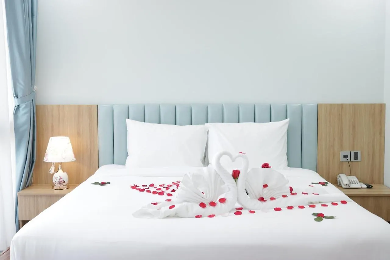 Hummer Hotel & Apartment Da Nang Beach
